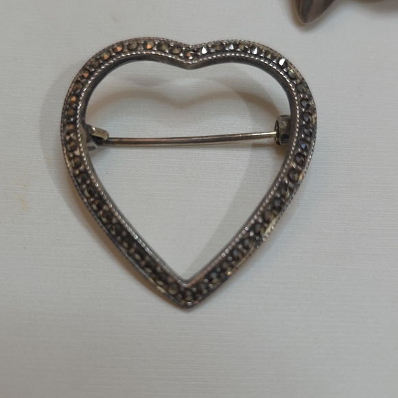 3 VINTAGE ANTIQUE, STERLING SILVER 925 BROOCHES THE HEART IS MARCASITE - Picture 9 of 9